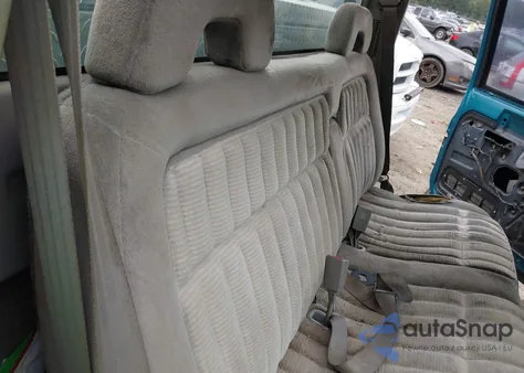 1993 Chevrolet Gmt-400 C1500 z USA, uszkodzony, nr VIN 1GCDC14K2PZ109303